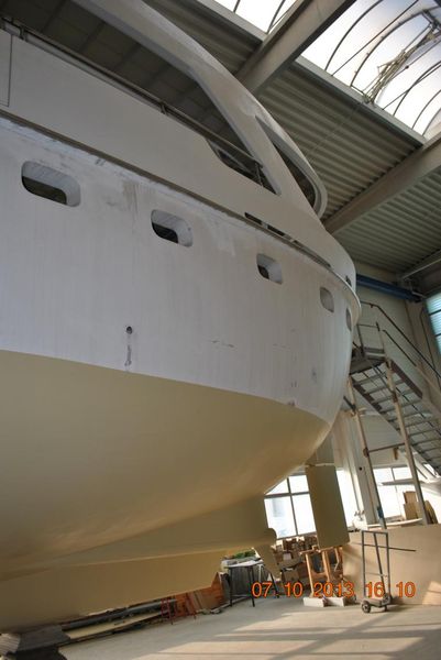 27m-motor-yacht-for-sale-109